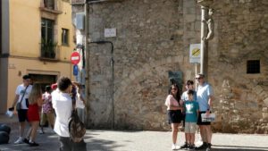 Un fotógrafo en el cul de la lleona / EL PERIODICO